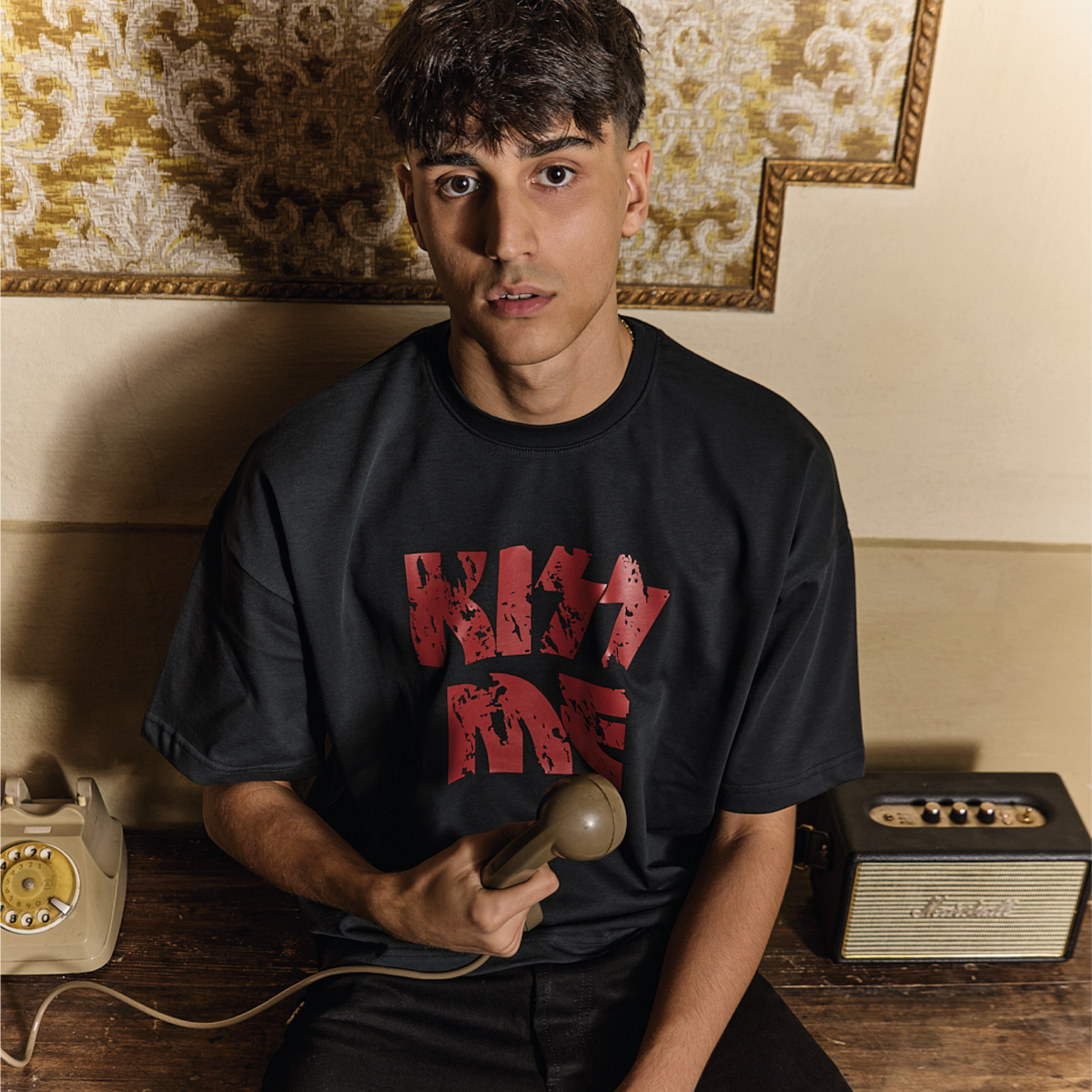 "KISS ME" Tee
